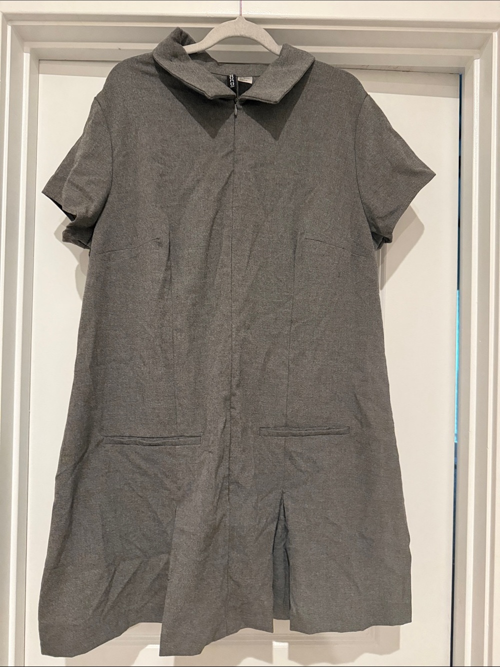 H&M Gray Zip-Front Short Sleeve Dress